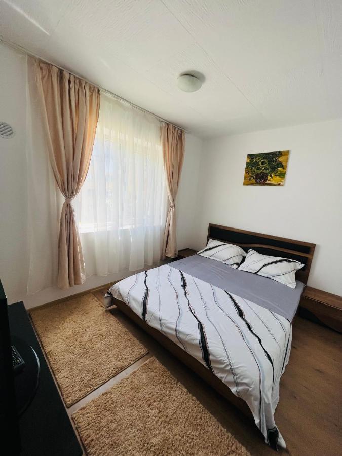 Apartament Yasmy Apartment Orsova Exterior photo